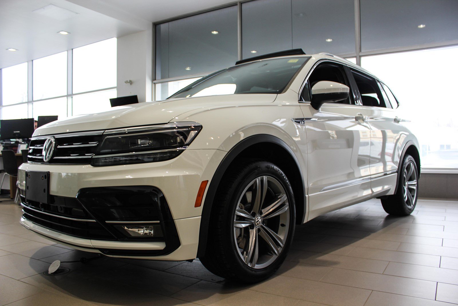 2019 Volkswagen Tiguan Highline R Line AWD w/ Digital Dash/Leather ...